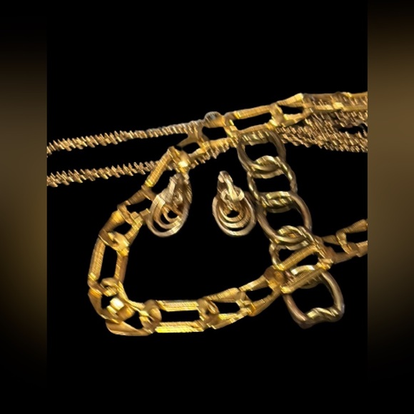 VINTAGE MONET GOLD PLATED NECKLACE ESTATE JEWELRY - Picture 10 of 10